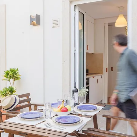 Sunny Terrace Lapa Santos * ליסבון
